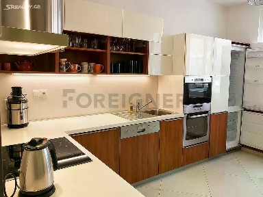 Pronájem bytu 2+1 80 m² Křižíkova, Praha - Praha 8