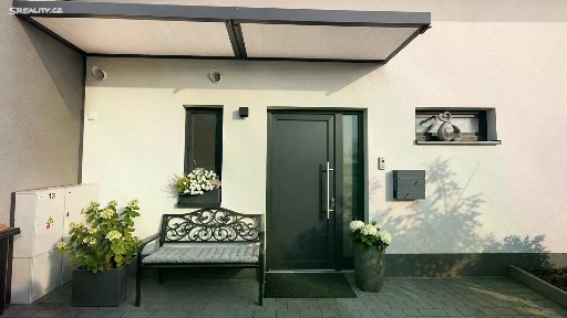 Pronájem rodinného domu 130 m², pozemek 320 m² Holubice