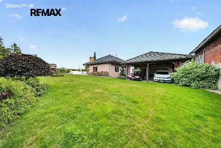 Prodej rodinného domu 252 m², pozemek 1767 m² Holasovice