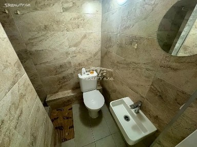 Prodej kanceláře 46 m² Malá Plynární, Praha - Holešovice