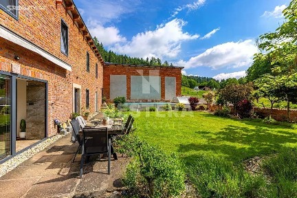Prodej zemědělské usedlosti 341 m², pozemek 117950 m² Levínská Olešnice