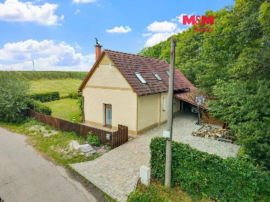 Prodej rodinného domu 115 m², pozemek 1779 m²