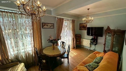 Pronájem bytu 3+1 81 m² Husovo náměstí, Karlovy Vary