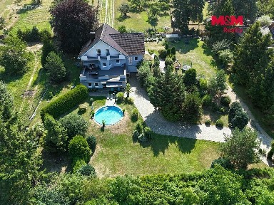 Prodej rodinného domu 341 m², pozemek 2805 m²