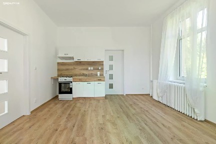 Pronájem bytu 2+kk 48 m² Západní, Ostrava - Nová Ves