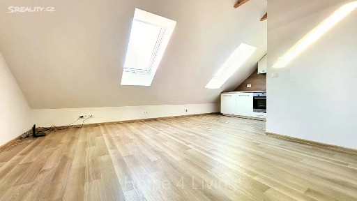 Pronájem bytu 2+kk 48 m² Syrovice