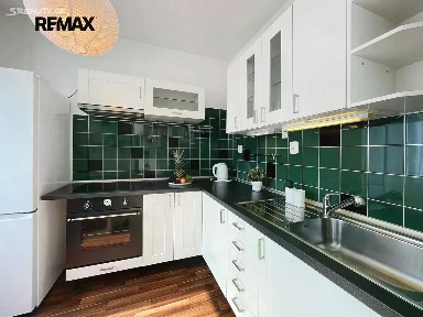 Prodej bytu 2+1 45 m² Lohniského, Praha - Hlubočepy
