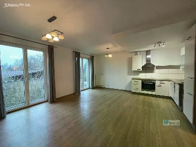 Pronájem bytu 1+kk 42 m² Na Návsi, Zbuzany