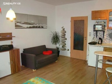 Pronájem bytu 1+kk 38 m² Podkovářská, Praha - Vysočany