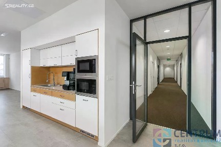 Pronájem kanceláře 584 m² U Pergamenky, Praha - Holešovice