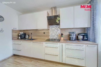 Prodej bytu 3+1 69 m² Vysočanská, Praha - Prosek