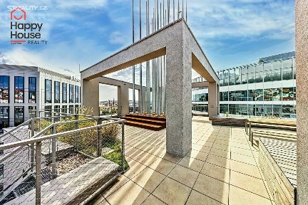 Pronájem bytu 1+kk 35 m² Plzeňská, Praha - Smíchov