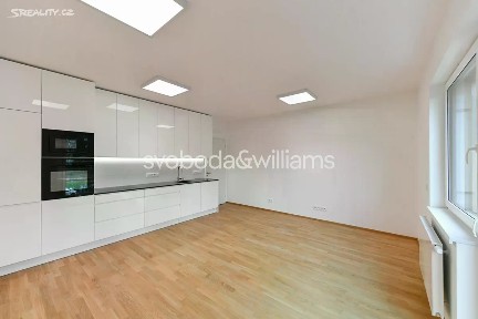Pronájem bytu 2+kk 51 m² Africká, Praha - Vokovice