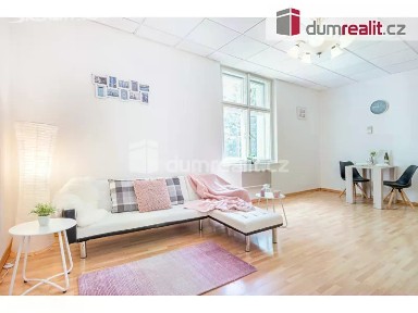 Pronájem bytu 1+kk 36 m² V zálomu, Praha - Nusle