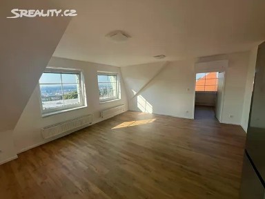 Pronájem bytu 3+kk 93 m² Klíčanská, Praha - Kobylisy