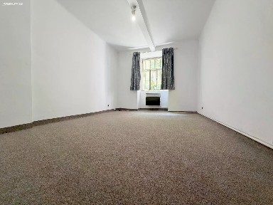 Pronájem bytu 1+kk 30 m² Eliášova, Praha