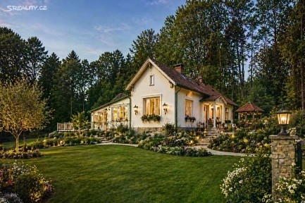 Prodej ubytovacího zařízení 440 m²