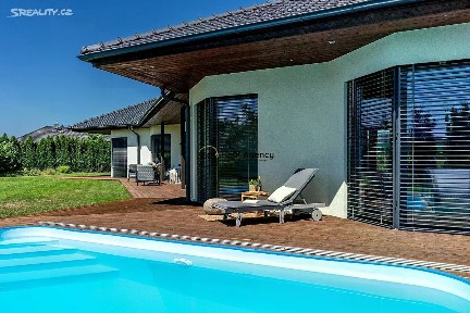 Prodej rodinného domu 214 m², pozemek 1240 m² Trnová