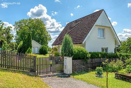 Prodej rodinného domu 139 m², pozemek 822 m² Dobrovice - Bojetice