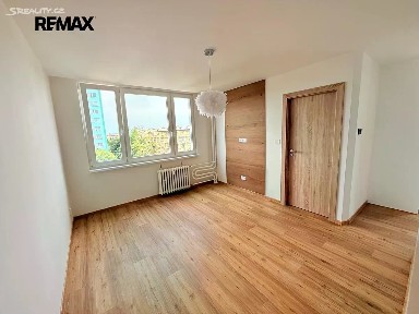 Prodej bytu 3+1 58 m² Pod strání, Praha - Strašnice