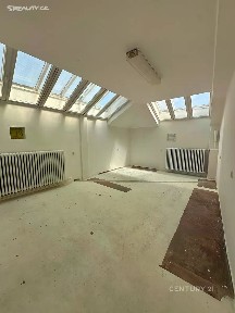 Pronájem bytu 1+kk 26 m² nám. Soukenné, Liberec - Liberec III-Jeřáb