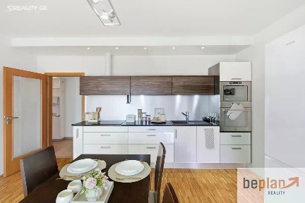 Pronájem bytu 2+kk 63 m² Univerzitní, Praha - Malešice