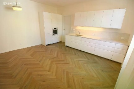 Pronájem bytu 2+kk 51 m² Jeseniova, Praha - Žižkov