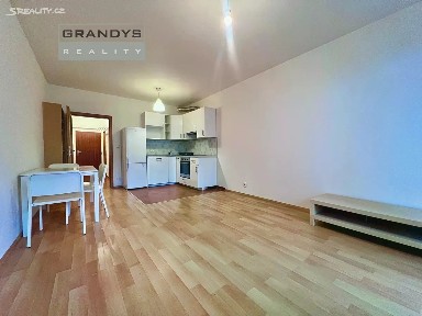 Pronájem bytu 1+kk 36 m² Hornoměcholupská, Praha - Horní Měcholupy