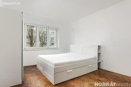 Pronájem bytu 2+1 56 m² Karpatská, Praha - Vršovice