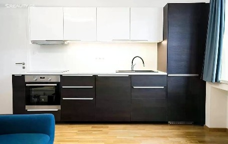 Pronájem bytu 1+kk 33 m² U Pernštejnských, Praha - Nusle
