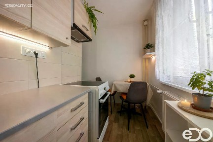 Prodej bytu 2+1 44 m² Gagarinova, Pardubice - Polabiny