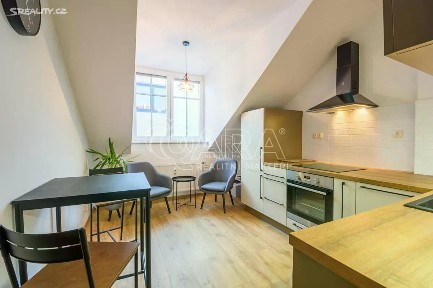 Pronájem bytu 1+1 37 m² Krátká, Plzeň - Jižní Předměstí