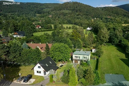 Prodej rodinného domu 178 m², pozemek 2615 m²