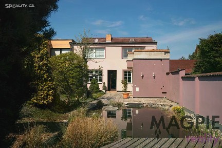 Prodej rodinného domu 243 m², pozemek 539 m²