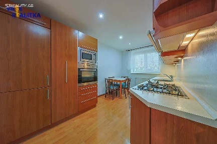 Pronájem bytu 2+1 57 m² Nádražní, Hranice - Hranice I-Město