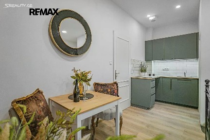 Prodej bytu 1+kk 20 m² Kováků, Praha - Smíchov