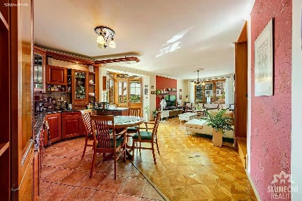 Pronájem rodinného domu 244 m², pozemek 525 m² 1. máje, Uherské Hradiště - Mařatice