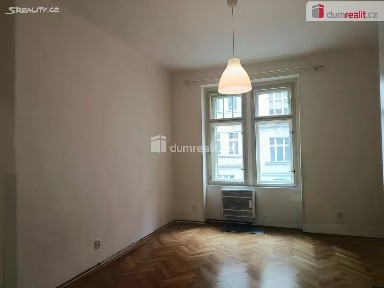 Pronájem bytu 1+kk 29 m² Na spojce, Praha - Vršovice