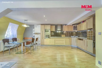 Prodej rodinného domu 315 m², pozemek 252 m² Růžový kopeček, Cheb