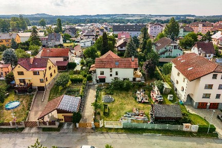 Prodej rodinného domu 297 m², pozemek 386 m²