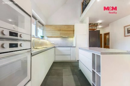 Prodej komerční nemovitosti 180 m² Luhačovice