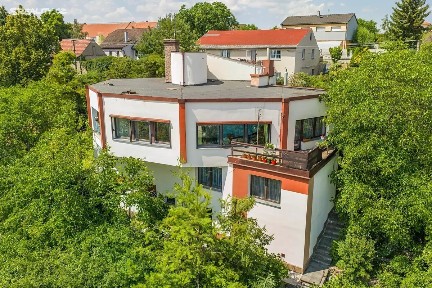 Prodej vily 460 m², pozemek 920 m²