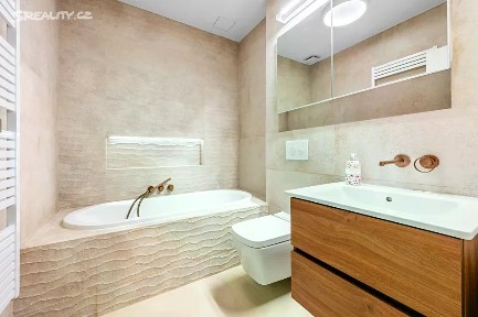 Prodej bytu 2+kk 51 m² U Nikolajky, Praha - Smíchov