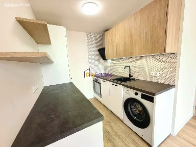 Prodej bytu 2+kk 40 m² Rembrandtova, Praha - Strašnice