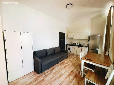 Pronájem bytu 2+kk 45 m² Pod plynojemem, Praha - Libeň