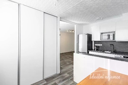 Pronájem bytu 3+1 67 m² Taussigova, Praha - Kobylisy