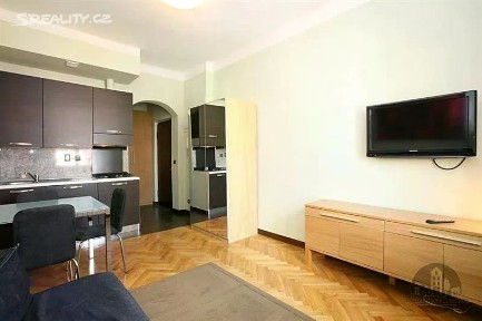 Pronájem bytu 1+kk 22 m² Uruguayská, Praha - Vinohrady
