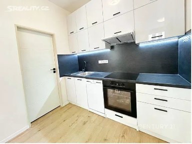 Pronájem bytu 2+kk 30 m² Šternberkova, Praha - Holešovice