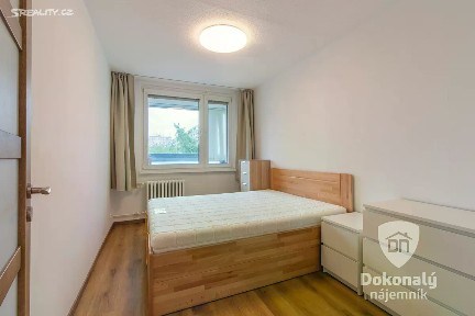 Pronájem bytu 2+kk 50 m² Kurčatovova, Praha - Petrovice