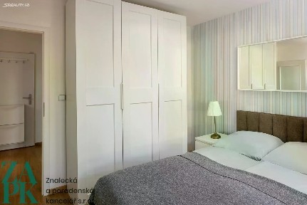 Pronájem bytu 2+kk 42 m² Nerudova, Trmice